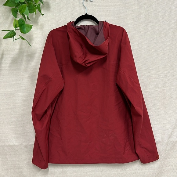 Uniqlo Red Raincoat Men’s - Picture 5 of 5